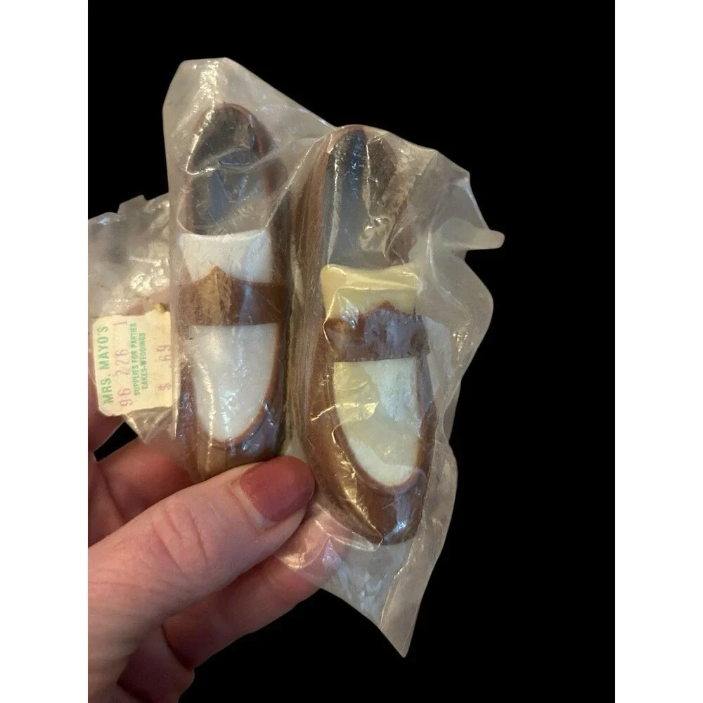 8 Vtg Cake Deco Brown Two Tone Shoes Plastic Dress Saddle Shoes Hong Kong 3.5”